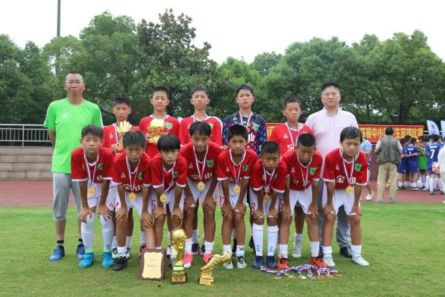 塔韦尼耶在曼联主场表现出色，参与五球仅差英超纪录一步